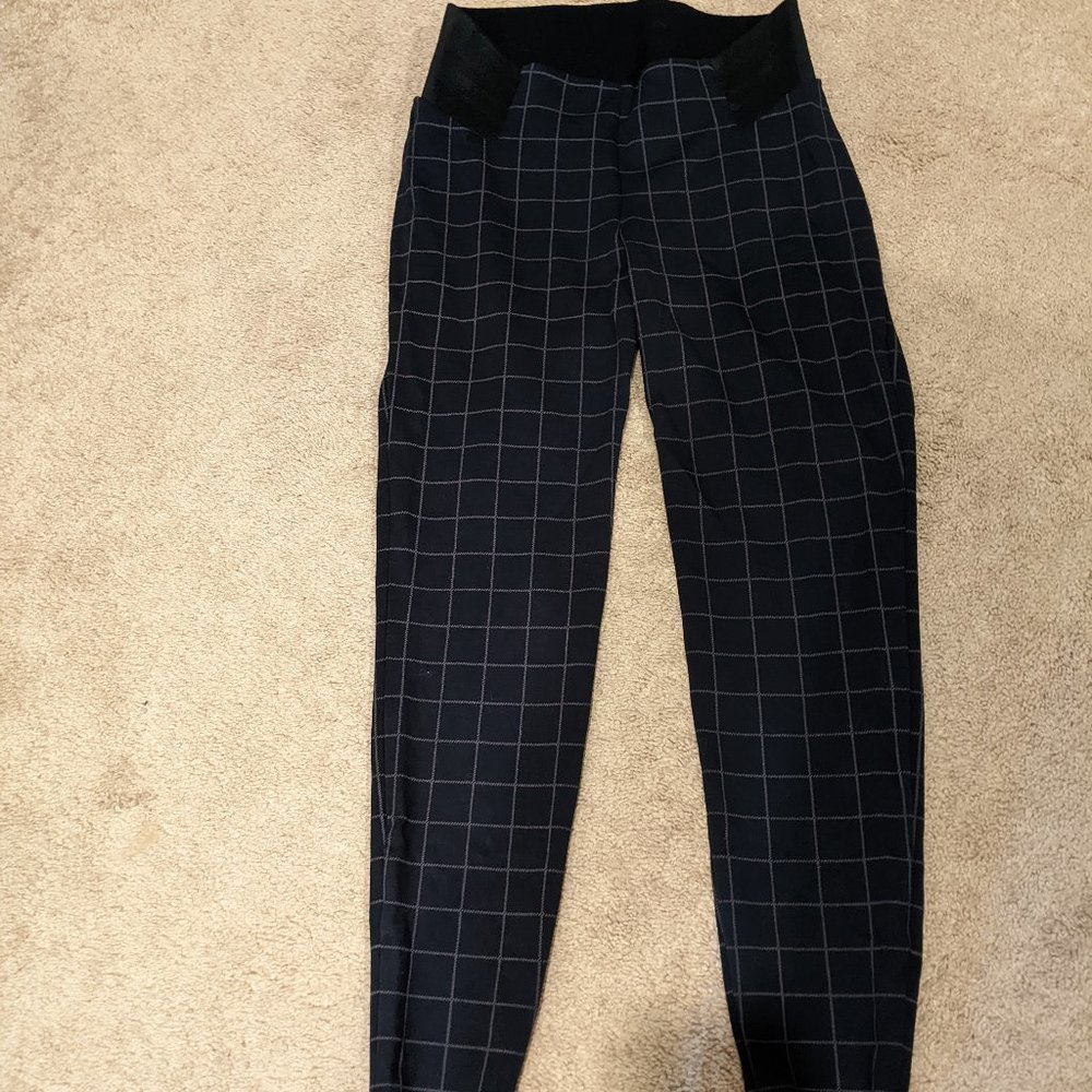 A Pea in the Pod Plaid Maternity Pants